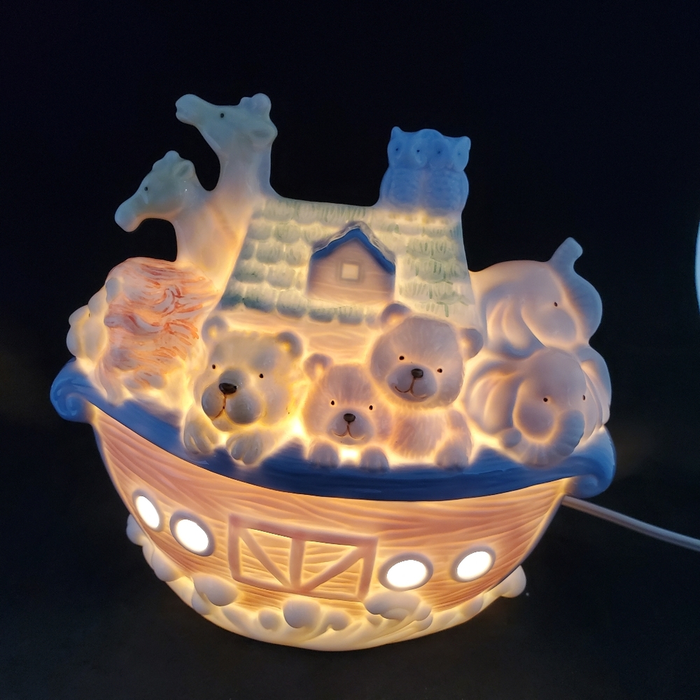 Cosmos Gifts Noah's Ark Night Light - Picture 10 of 16